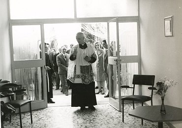 inaugurazione vallina 1965 - taglio sacerdote