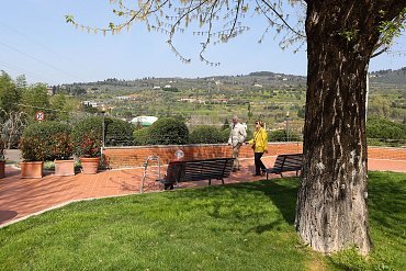 Piazzali antistanti a Villa Santa Monica